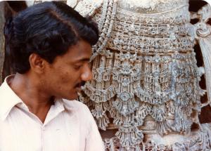 Intricate_jewelry_carved_into_monolith_Halebeedu_1